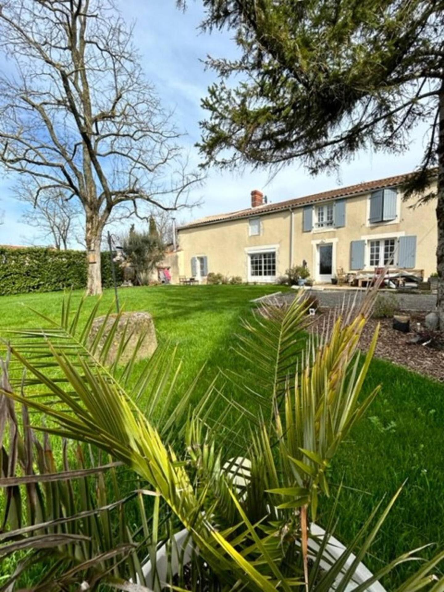 The Blue Lotus Gite And Spa Le Langon Bagian luar foto